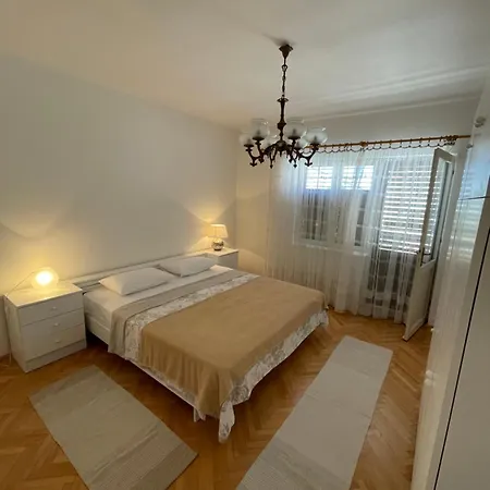 Spacious Retro 3-Bedroom Home 130M2 In Zadar, Puntamika Borik Beach Area Exterior photo