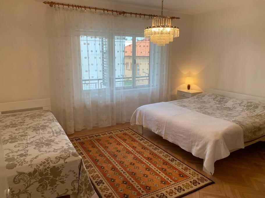 Spacious Retro 3-bedroom 130m2 In Zadar, Puntamika Borik Area Apartment