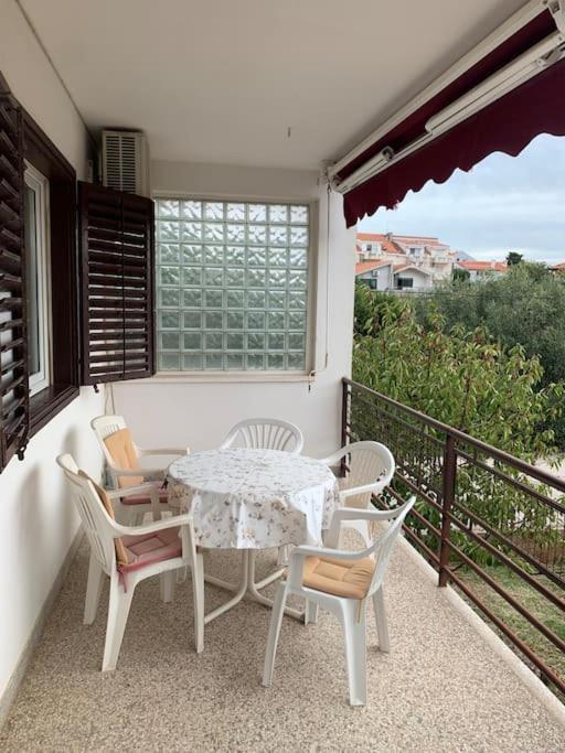 Spacious Retro 3-bedroom 130m2 In Zadar, Puntamika Borik Area *