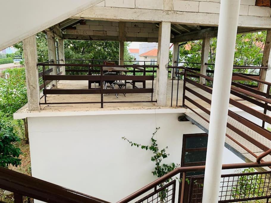 Spacious Retro 3-bedroom 130m2 In Zadar, Puntamika Borik Area Apartment *