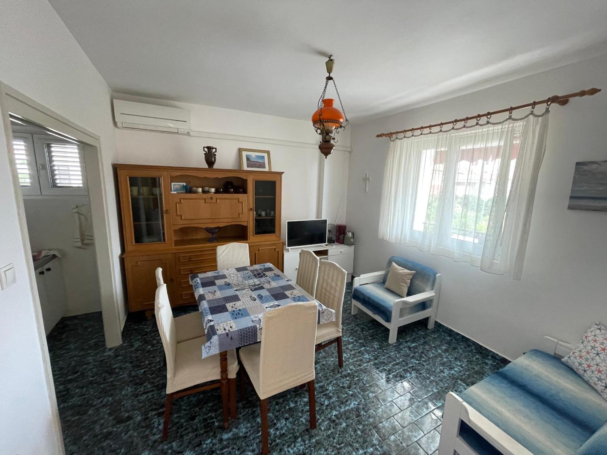 Apartment Spacious Retro 3-bedroom 130m2 In Zadar, Puntamika Borik Area *