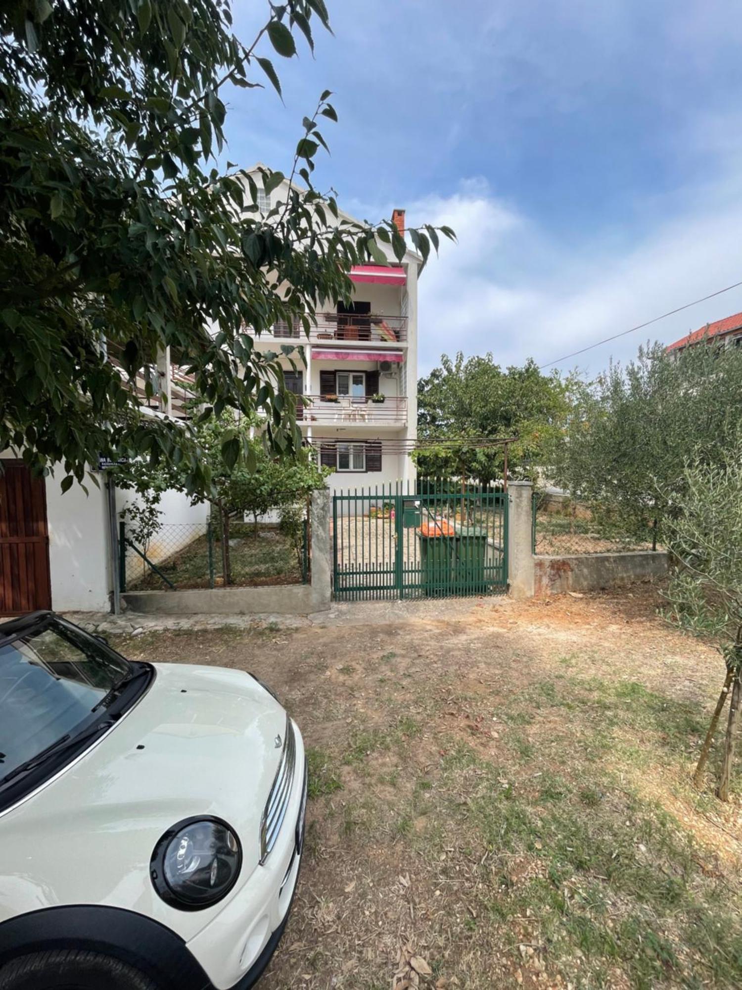 Apartment Spacious Retro 3-bedroom 130m2 In Zadar, Puntamika Borik Area